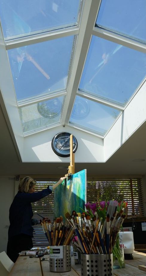 Penselen in het atelier